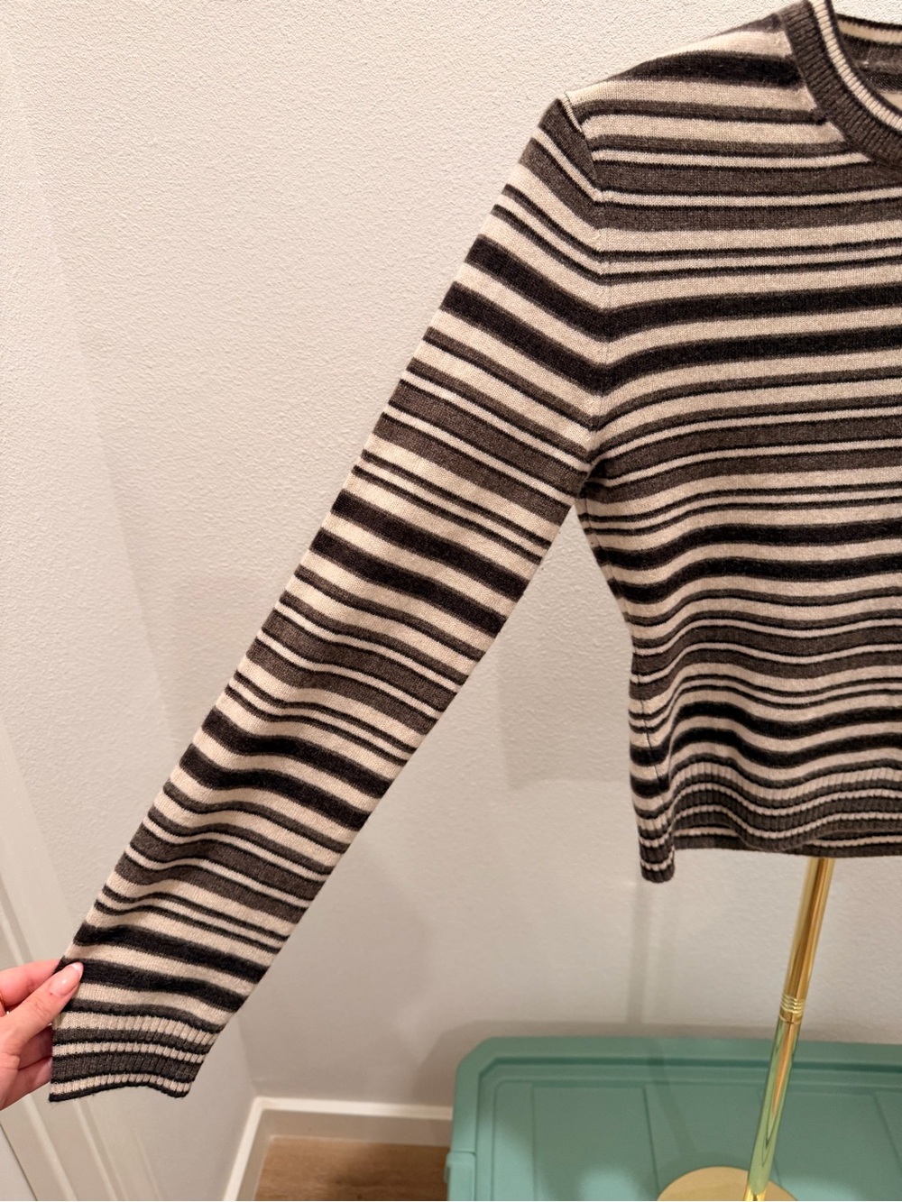 Reformation Lian Cashmere Crew Sweater Brown Stripe Size L Cropped - Picture 3 of 5